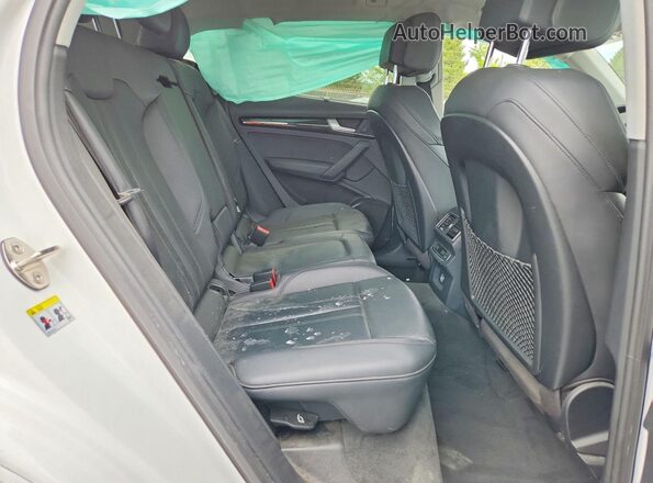 WA1BNAFY5J2149727 2018 AUDI Q5 White უკანა სალონის ხედი