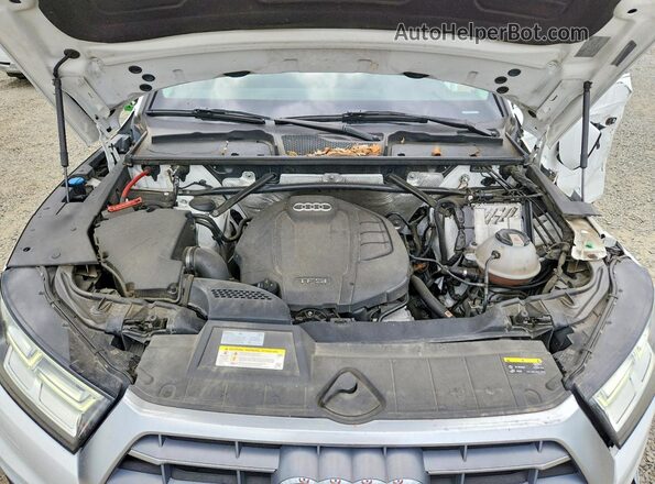 WA1BNAFY5J2149727 2018 AUDI Q5 White ძრავის განყოფილების ხედი