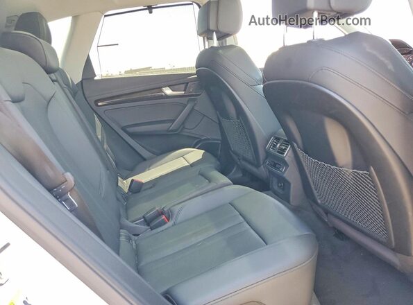 WA1BNAFY5J2247379 2018 AUDI Q5 White Rear interior view