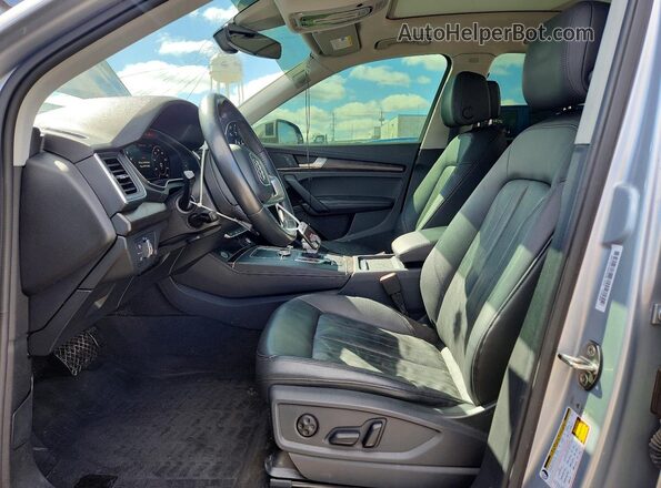 WA1BNAFY5K2039892 2019 AUDI Q5 Silver Вид салону спереду