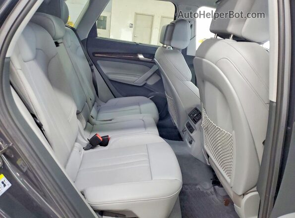 WA1BNAFY5L2000866 2020 AUDI Q5 Gray Rear interior view