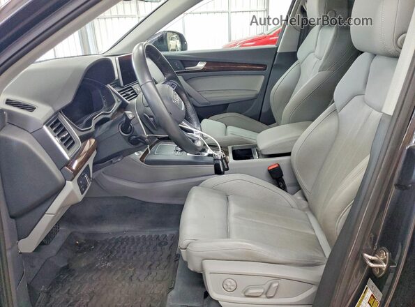 WA1BNAFY5L2000866 2020 AUDI Q5 Gray Front interior view