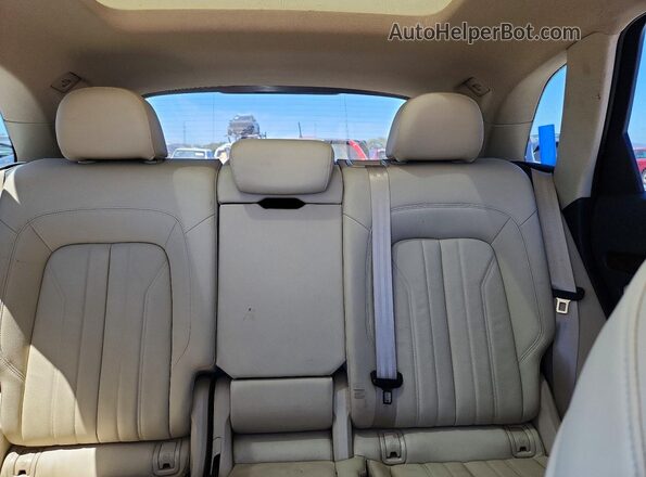 WA1BNAFY7J2020338 2018 AUDI Q5 White Rear seats view