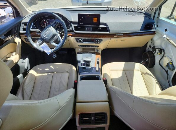 WA1BNAFY7J2020338 2018 AUDI Q5 White Dashboard view