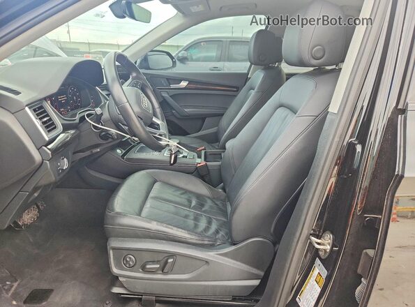 WA1BNAFY7L2068117 2020 AUDI Q5 Черный Вид салона спереди