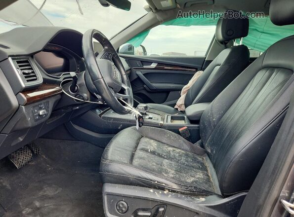 WA1BNAFY8J2231144 2018 AUDI Q5 Gray Вид салону спереду