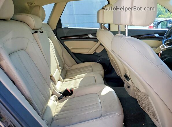 WA1BNAFYXK2046076 2019 AUDI Q5 Blue Vista interior trasera