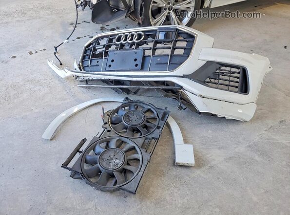 WA1BVAF16MD010377 2021 AUDI Q8 Белый Вид наклейки с VIN-кодом