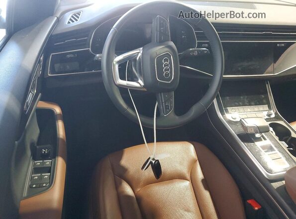 WA1BVAF16MD010377 2021 AUDI Q8 Белый Вид панели приборов