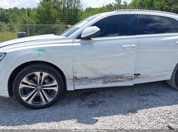 WA1BVAF18KD015528 2019 AUDI Q8 White Front view