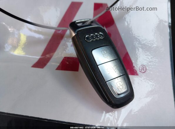 WA1BVAF18KD015528 2019 AUDI Q8 White Dashboard view