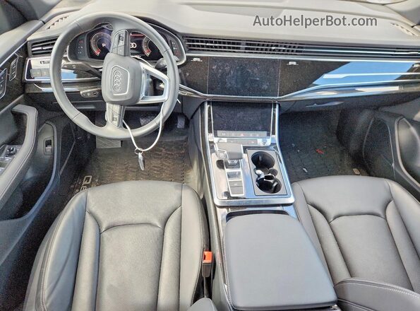 WA1BVBF1XSD034426 2025 AUDI Q8 Blue Vista del salpicadero