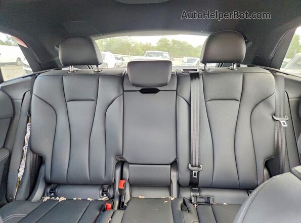 WA1BVBF1XSD034426 2025 AUDI Q8 Blue Vista de los asientos traseros