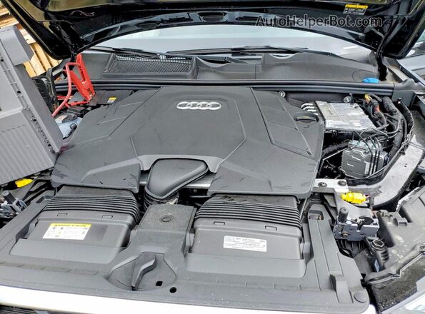WA1BVBF70TD012876 2026 AUDI Q7 Black Vista del compartimento del motor