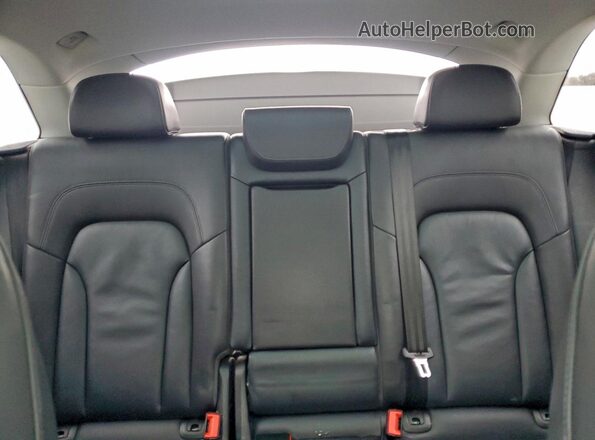 WA1C2AFP1HA053758 2017 AUDI Q5 White Vista de los asientos traseros