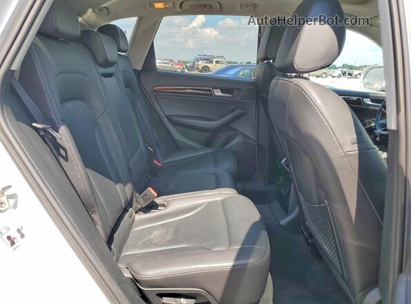 WA1C2AFP1HA065683 2017 AUDI Q5 White Սալոնի հետևի տեսք
