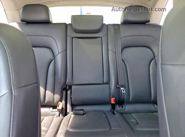 WA1C2AFP1HA065683 2017 AUDI Q5 White Հետևի նստատեղերի տեսք