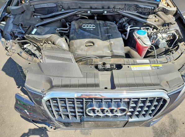 WA1C2AFP1HA068759 2017 AUDI Q5 Blue Widok wnętrza z tyłu
