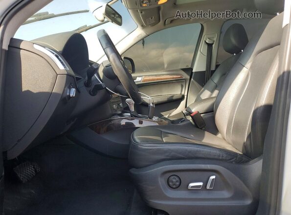 WA1C2AFP3HA070898 2017 AUDI Q5 White წინა სალონის ხედი