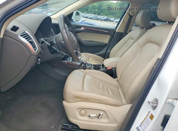 WA1C2AFP4GA094190 2016 AUDI Q5 White Front interior view