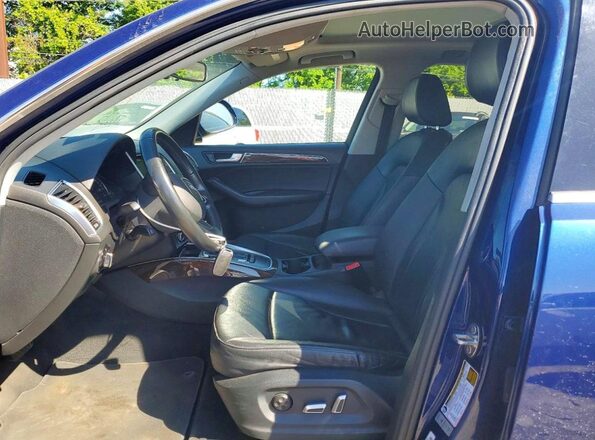 WA1C2AFP5GA034838 2016 AUDI Q5 Blue Front interior view