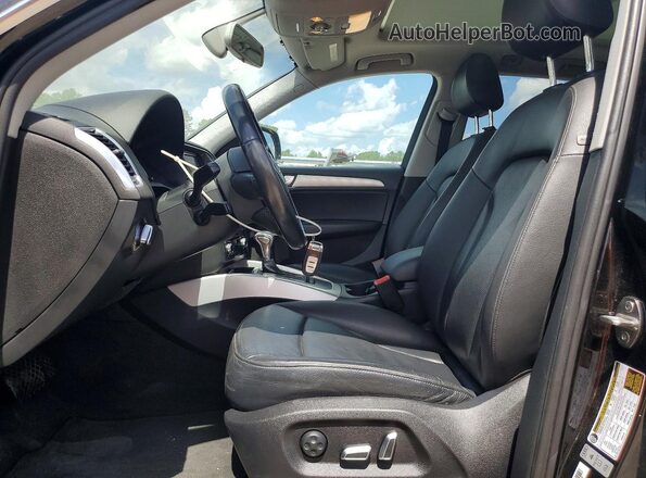 WA1C2AFP7HA004970 2017 AUDI Q5 Gray Front interior view