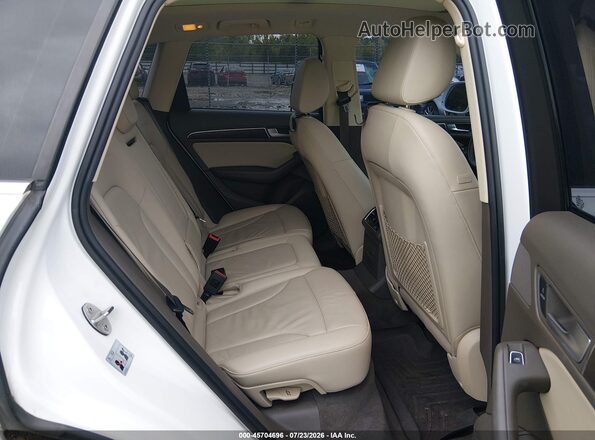 WA1C2AFPXHA071546 2017 AUDI Q5 White VIN կոդի պիտակի տեսք