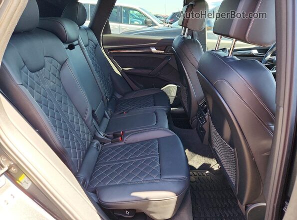 WA1C4AFY2K2103782 2019 AUDI SQ5 Gray Vista de los asientos traseros