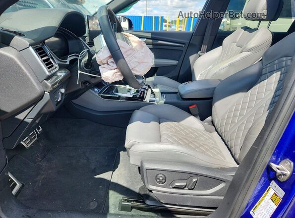 WA1C4AFY2P2036060 2023 AUDI SQ5 Blue Vista interior delantera