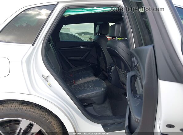 WA1C4AFY5J2223977 2018 AUDI SQ5 White VIN կոդի պիտակի տեսք