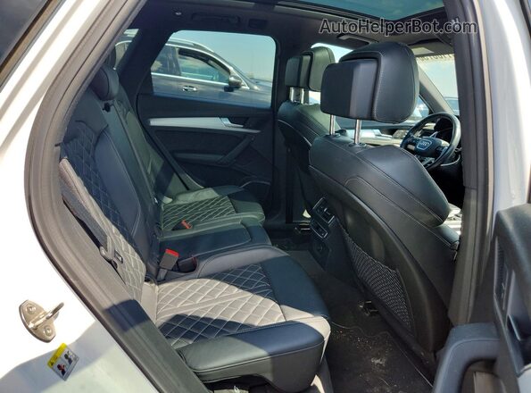 WA1C4AFYXJ2111949 2018 AUDI SQ5 White Вид задньої частини салону