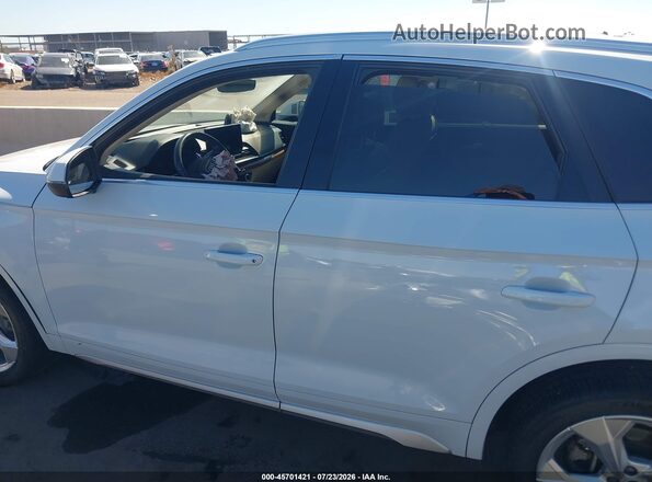 WA1CAAFYXM2014604 2021 AUDI Q5 White Սալոնի հետևի տեսք