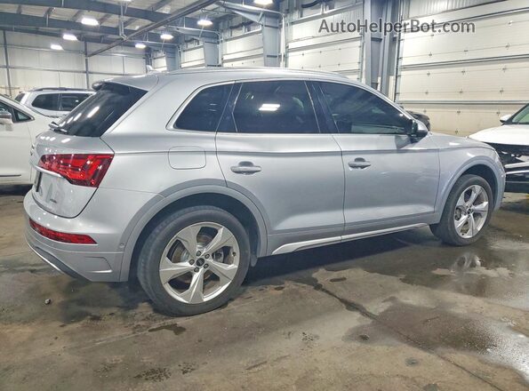 WA1CAAFYXM2050969 2021 AUDI Q5 Серебряный Задняя правая четверть