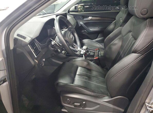 WA1CAAFYXM2050969 2021 AUDI Q5 Серебряный Вид салона спереди