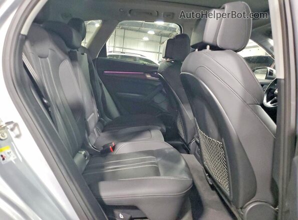 WA1CAAFYXM2050969 2021 AUDI Q5 Серебряный Вид задних сидений