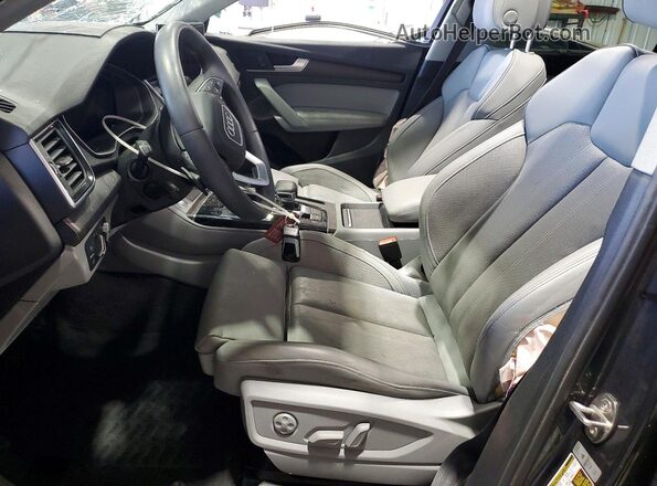 WA1CAAFYXM2102228 2021 AUDI Q5 Charcoal Widok wnętrza z przodu