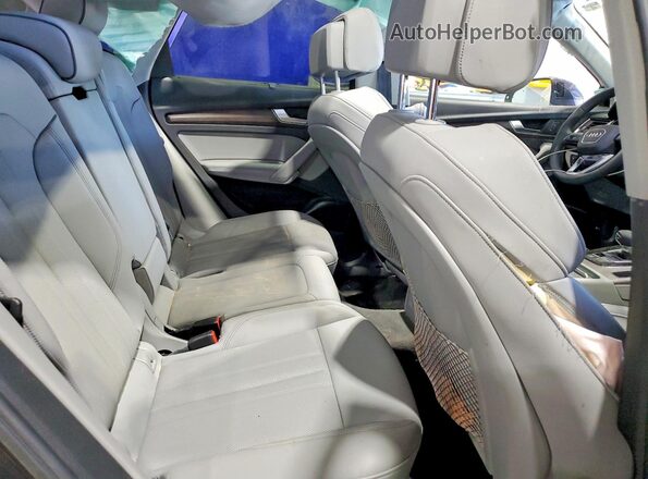 WA1CAAFYXM2102228 2021 AUDI Q5 Charcoal Widok wnętrza z tyłu