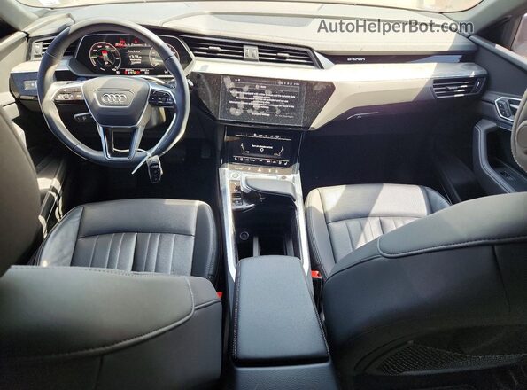 WA1CAAGE1RB049267 2024 AUDI Q8 Черный Вид панели приборов