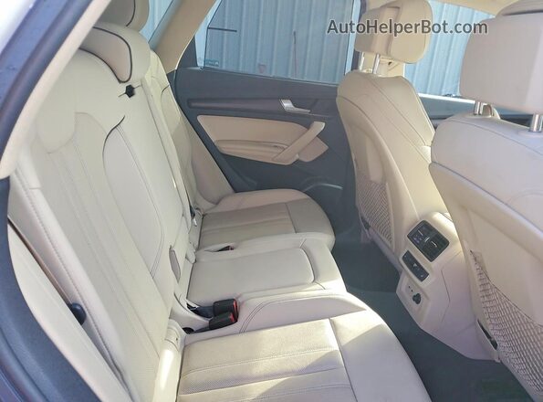 WA1CABFY5M2011292 2021 AUDI Q5 White Սալոնի հետևի տեսք