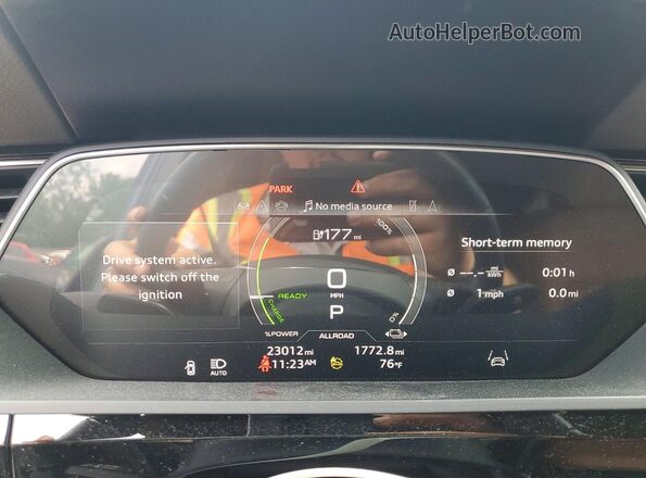 WA1CABGE3RB036106 2024 AUDI Q8 Black Vista del cuadro de instrumentos