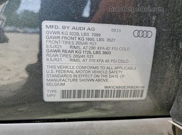 WA1CABGE3RB036106 2024 AUDI Q8 Black Vista del compartimento del motor