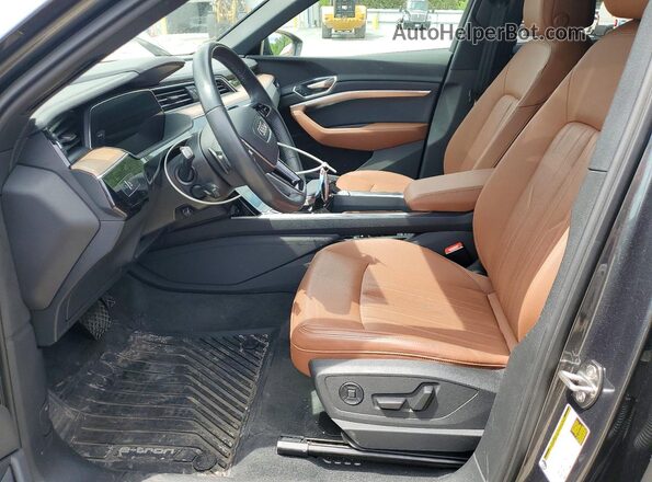 WA1CABGE3RB036106 2024 AUDI Q8 Black Vista interior delantera