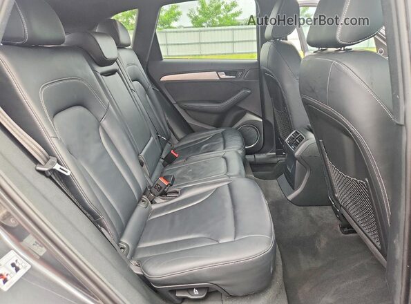 WA1CCAFP8GA034247 2016 AUDI SQ5 Gray Rear seats view