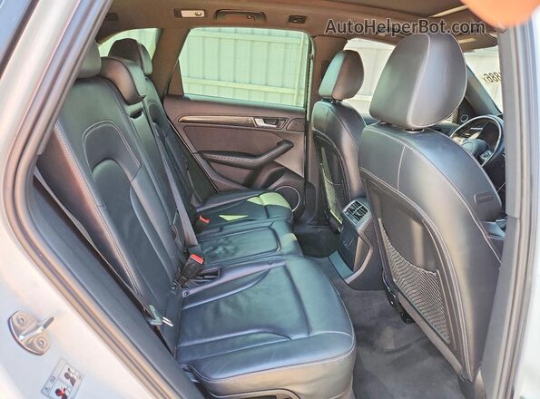 WA1CCAFPXGA150565 2016 AUDI SQ5 White Rear interior view