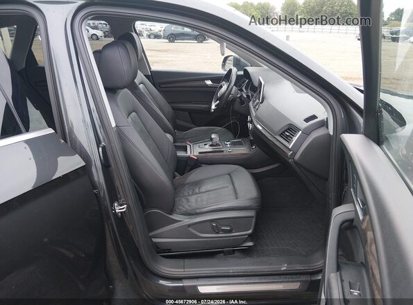 WA1CNAFY0J2079865 2018 AUDI Q5 Gray წინა სალონის ხედი