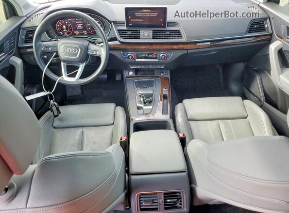 WA1CNAFY2J2200136 2018 AUDI Q5 White Dashboard view