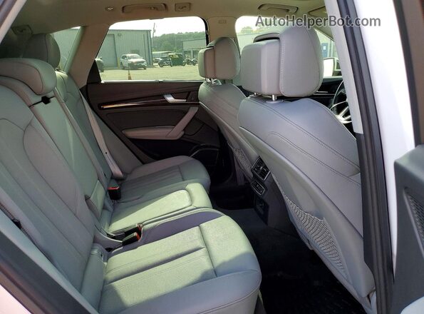 WA1CNAFY2J2200136 2018 AUDI Q5 White Rear interior view