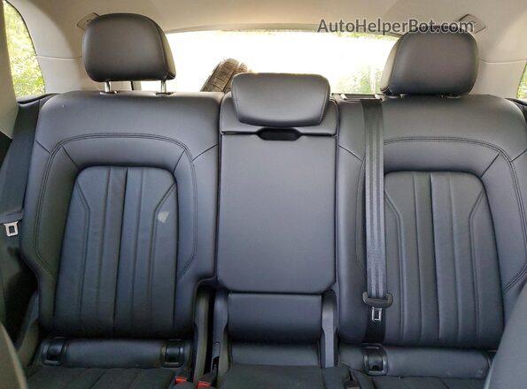 WA1CNAFY3J2016680 2018 AUDI Q5 Синий Вид задних сидений