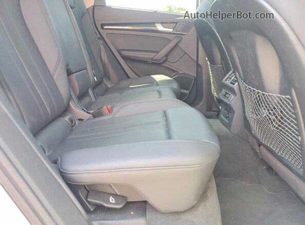 WA1CNAFY3K2017698 2019 AUDI Q5 White უკანა სავარძლების ხედი