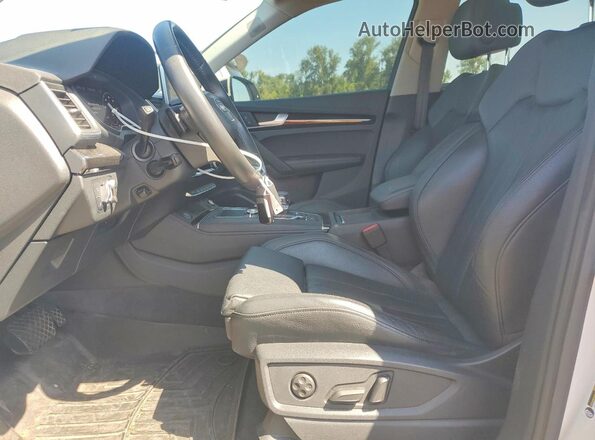 WA1CNAFY3K2017698 2019 AUDI Q5 White წინა სალონის ხედი